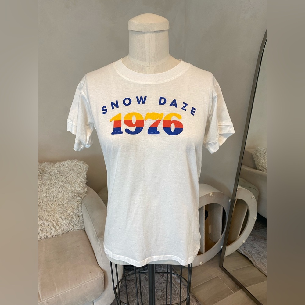 VINTAGE WHITE T-SHIRT SNOW DAZE 1976 SZ SMALL
